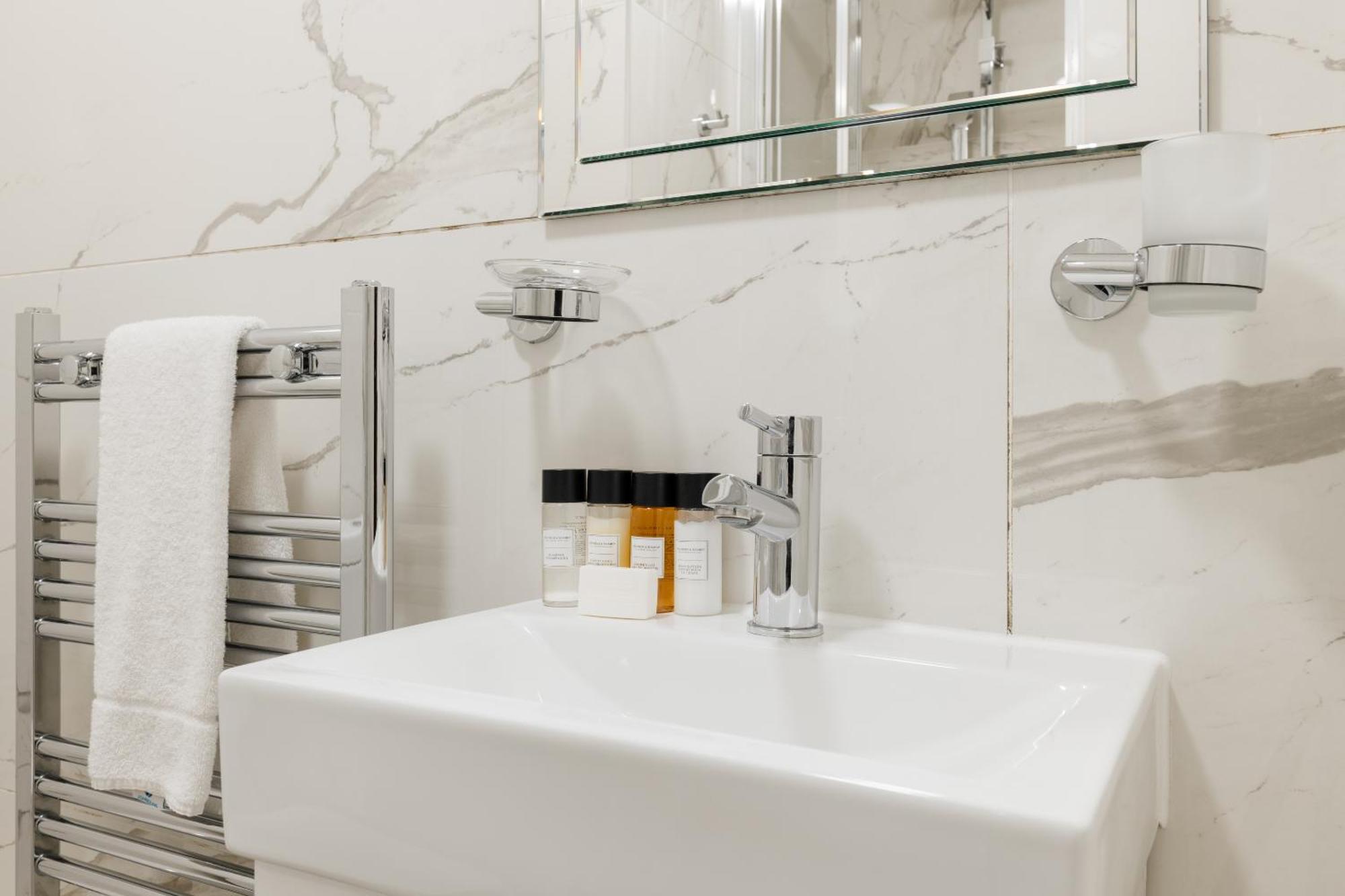 Sonder Camden Road Hotel London Bagian luar foto